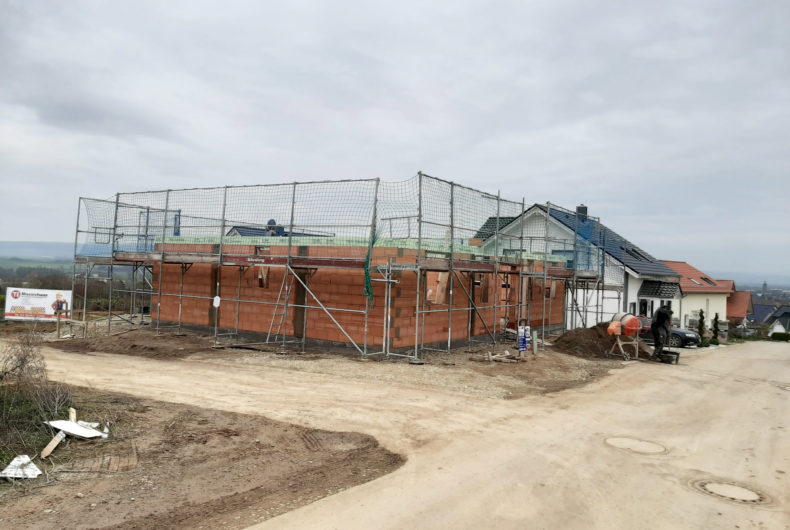 Bungalow in Einbeck mit halbseitig geschaltem Fundament